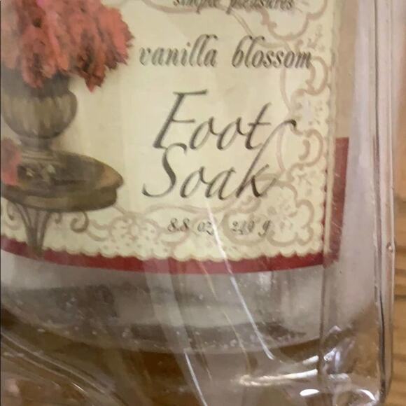 NWT SIMPLE PLEASURE‎ VINILLA BLOSSOM FOOT SCRUB - Picture 4 of 7